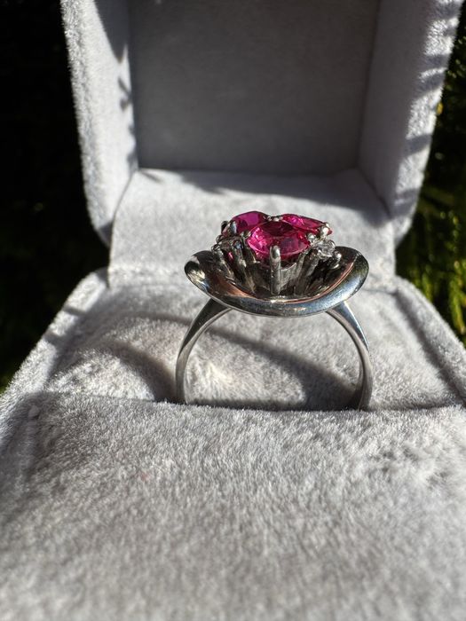 Inel din aur, rubine si diamante