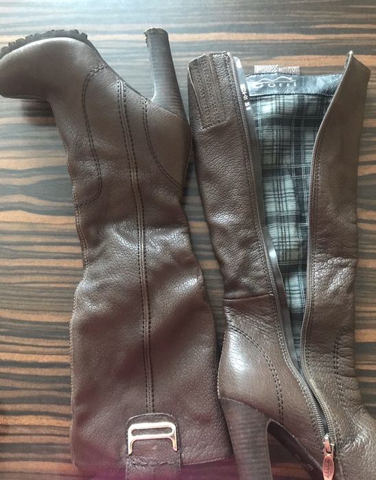 Продам демисезонные сапоги 35-36