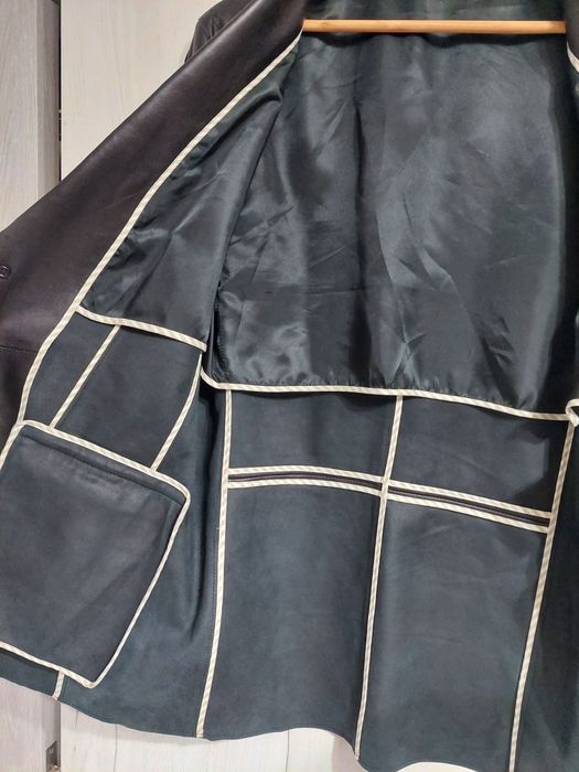 Vând sacou piele H Boss