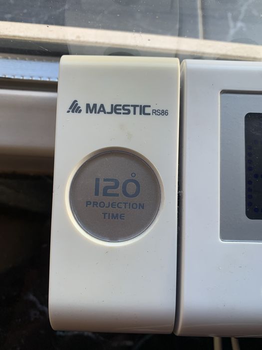 Ceas multifunctional cu proiectie pe tavan ora si temperatura