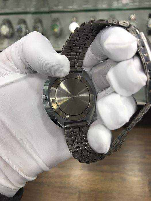 Мактайм ва луч соати сотилади