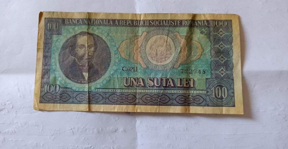 Vând bacnote foarte vechii.