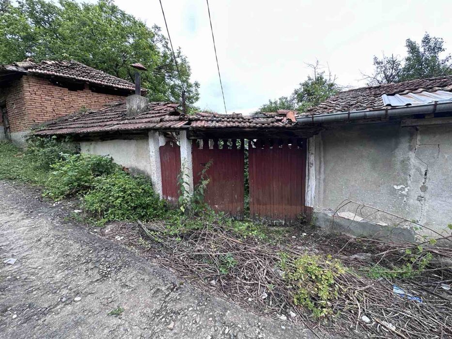 Продава се къща в село Типченица