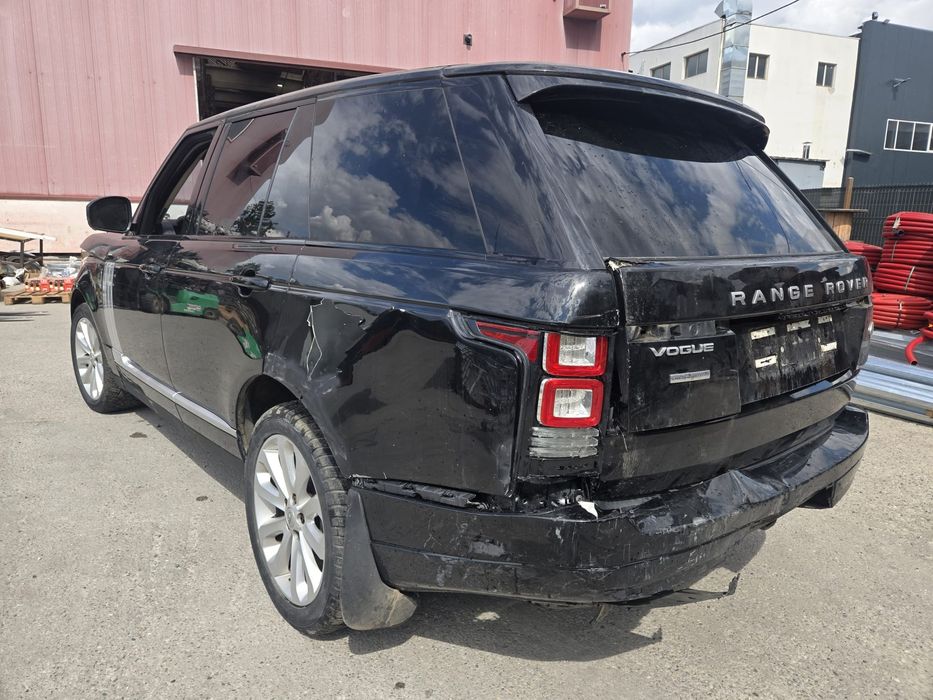 Vand Range Rover Vogue 4.4 diesel avariat lovit