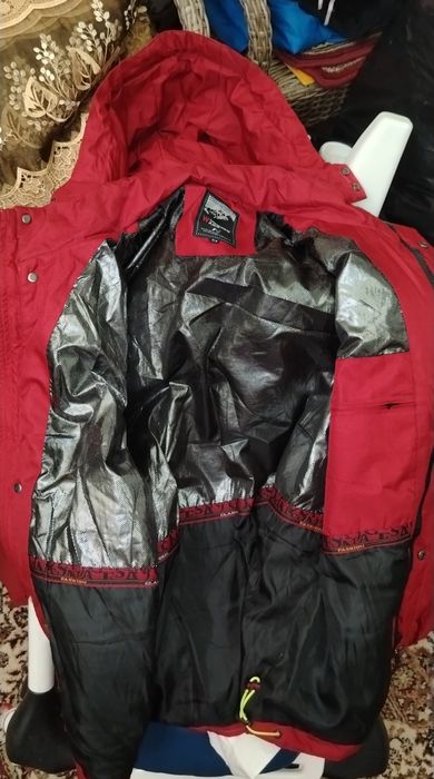 Спортивный костюм NIKE и лыжная куртка 48-50раз.