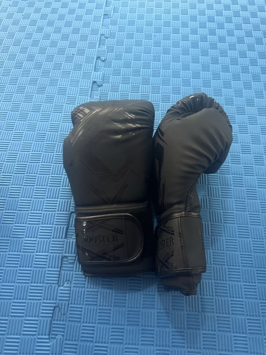 Боксови ръкавици Booster