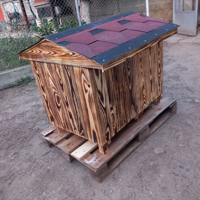 Къщичка за куче с изолация