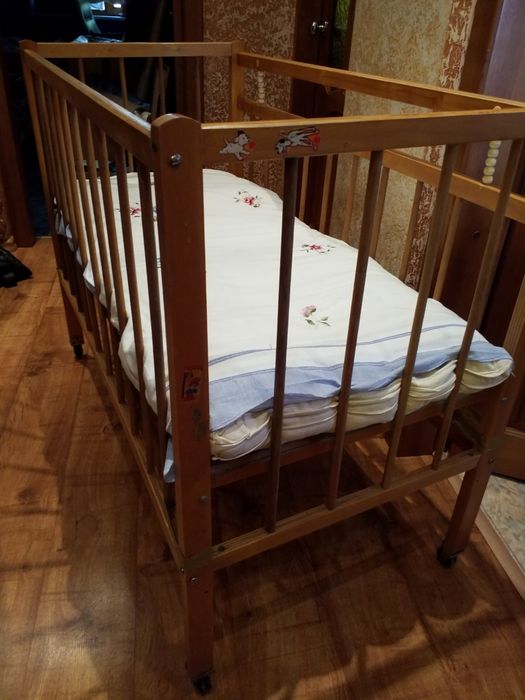 Кроватка детская.