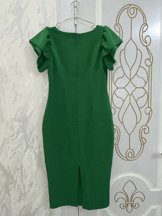 Зелёное   платье