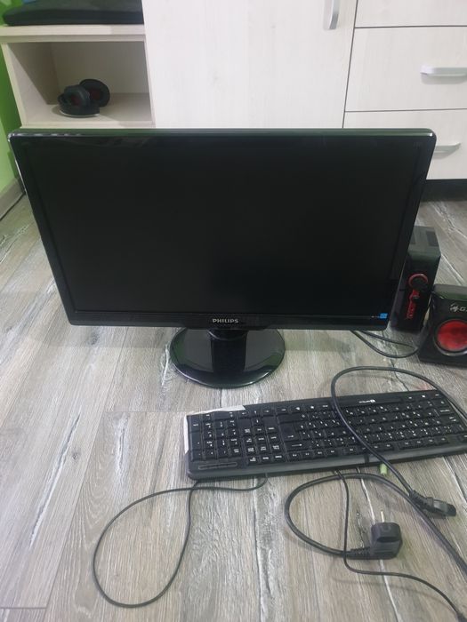 Vand unitate și monitor