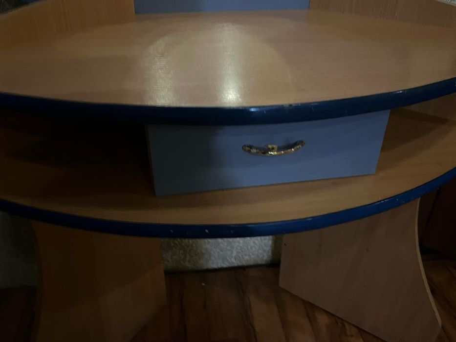 Продам детский столик