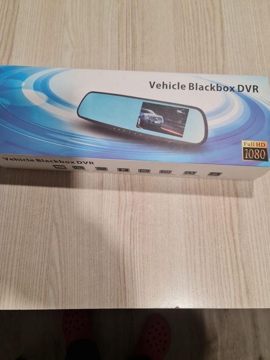 Camera auto tip oglindă