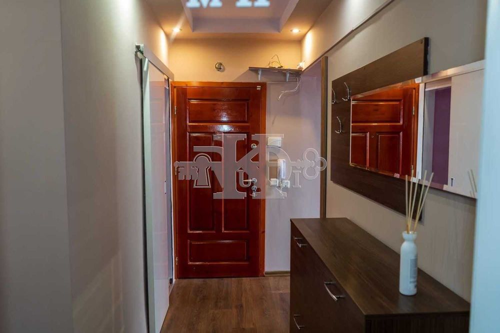 Продава се Четиристаен апартамент в Добрич, Христо Ботев - 98 кв.м за 1103 €/кв.м - Снимка #18