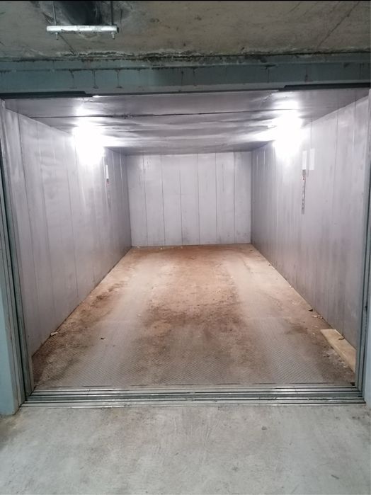 Дава се под наем Гараж / Паркомясто в София, Зона Б-5-3 - 60 кв.м за 127.5 € - Снимка #1