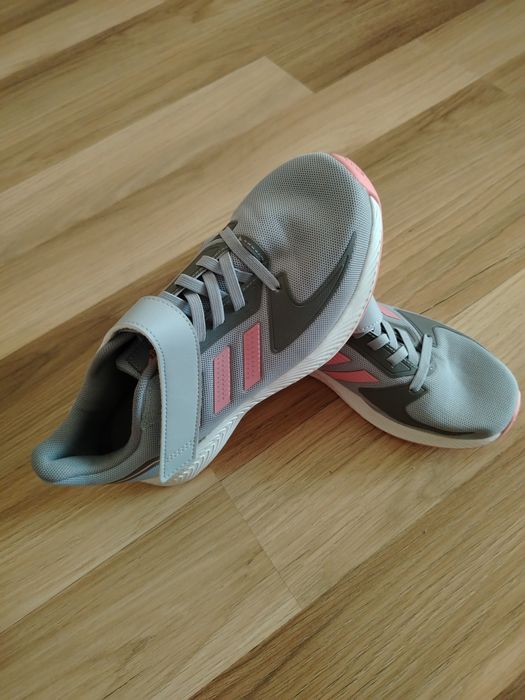 Нови детски  adidas 35  номер