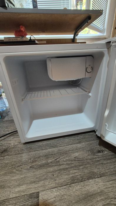 Малък хладилник NEO