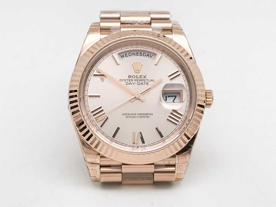 Rolex Day-Date 40 – розово злато, Roman циферблат, President гривна – реални снимки