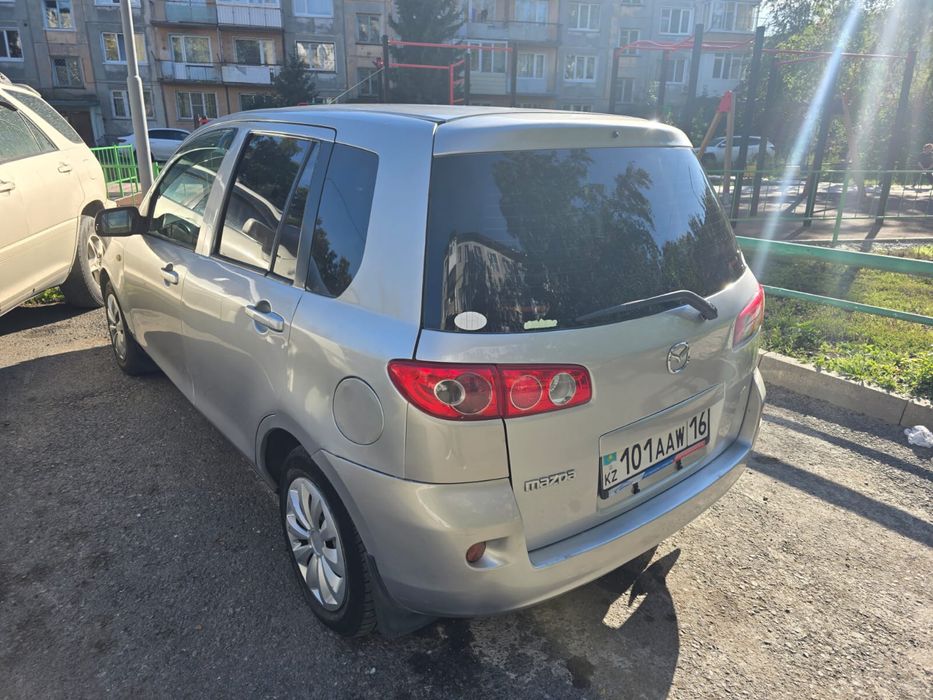 Продам машину Мазда Демио