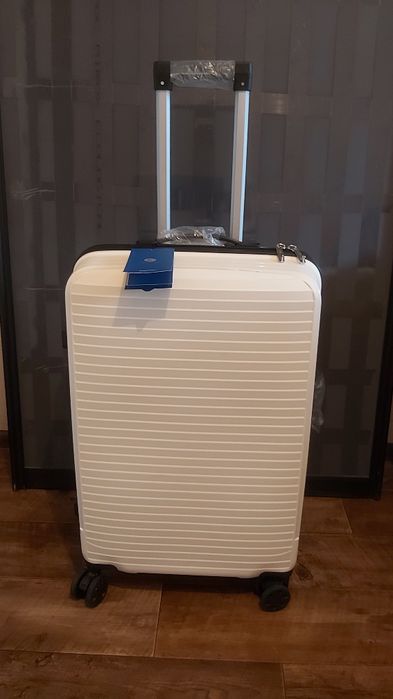 Чемодан средний размер M