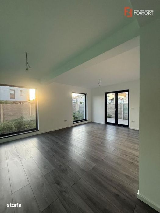 Duplex 5 camere 124 mp utili, despartit prin carport, Chisoda