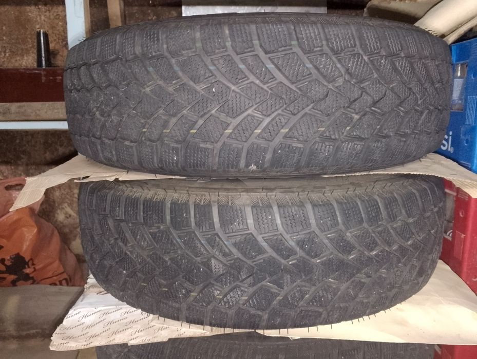 Продаётся комплект колёс в сборе с зимними шинами на Кобальт и Спарк