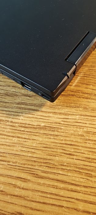 Asus ExpertBook B7 Flip (B7402F) – i7-1195G7 32GB RAM 5G 2-в-1