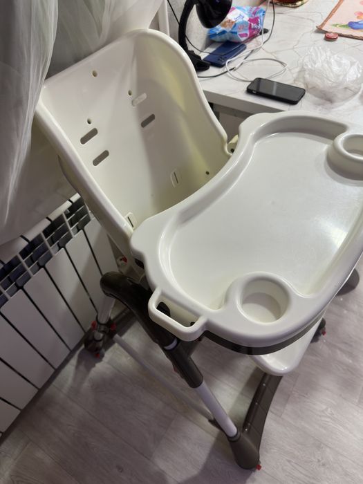 Продам столик для кормления