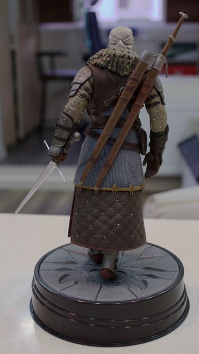 Фигурка Геральта от Dark Horse