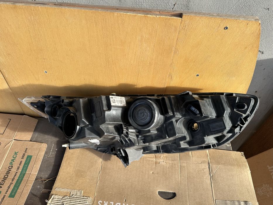 Far stanga Ford Conect 2021