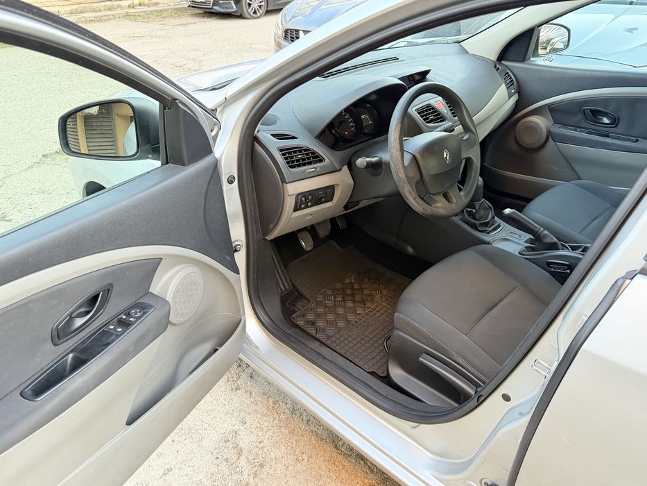 RENAULT Fluence 2011 — imagine 5