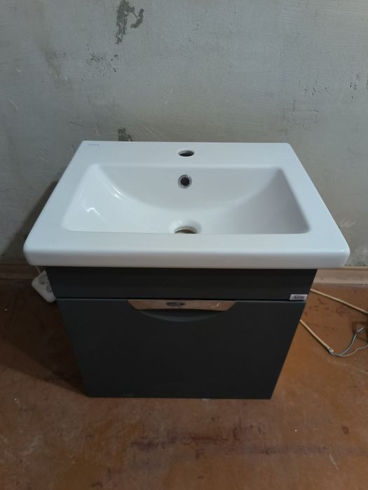 Продам раковину подвесную