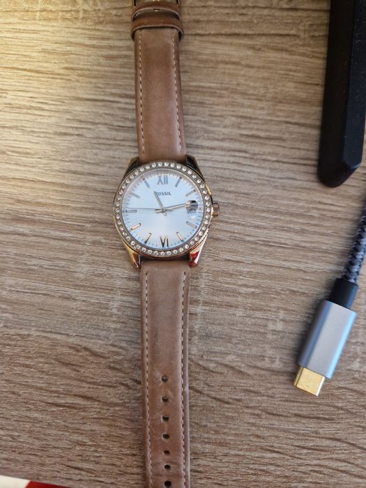 Vând ceasuri  femei