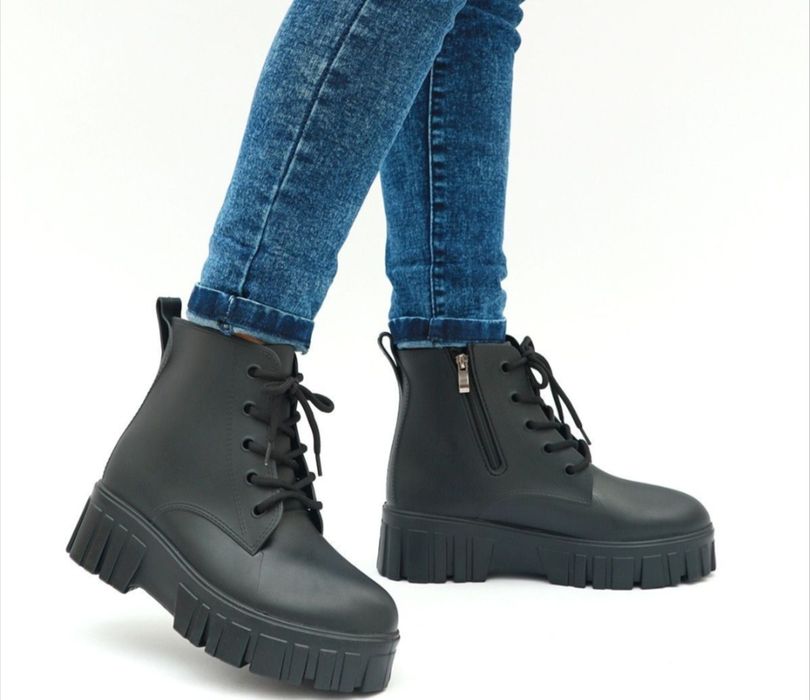 Резиновые ботинки