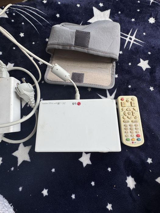 Vand video projectot LG VAND URGENT!!!