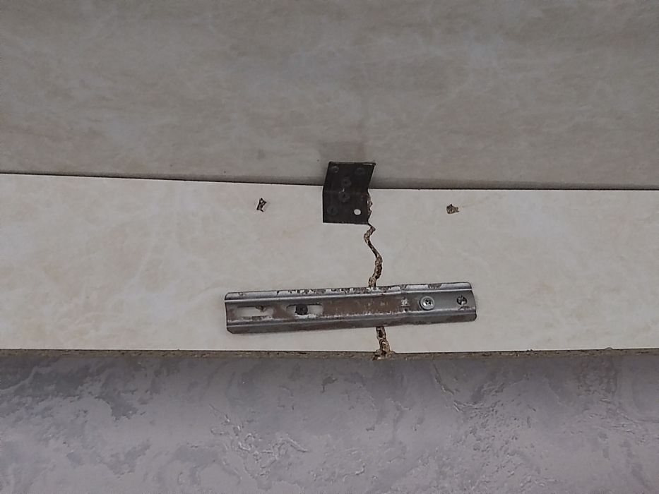 Продается большой гостиный стол