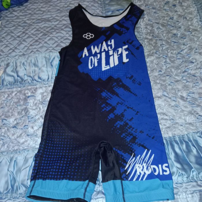 Продам спорт форму!