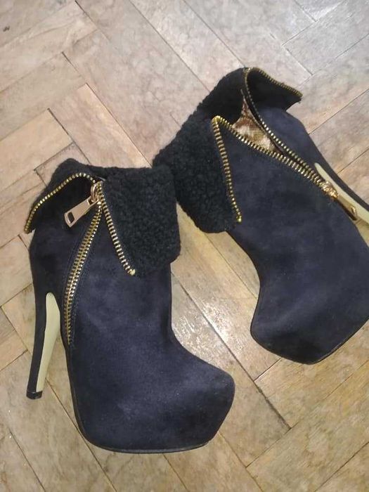 Стилни ботита на висок ток