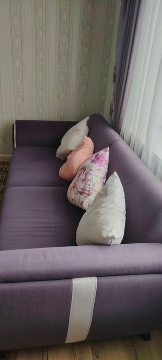 Продам диван в прихожую