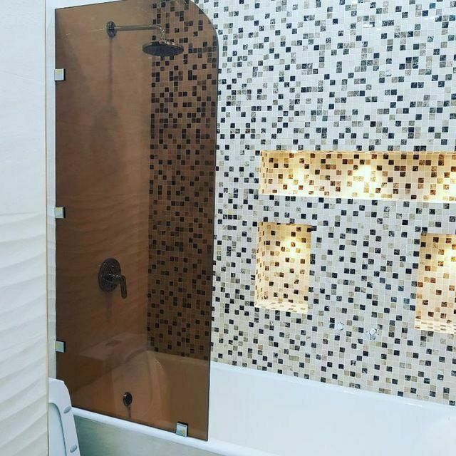 Душга ойна. Душ кабины