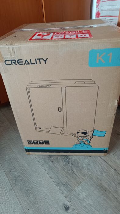 Imprimanta 3D cu incinta inchisa Creality K1