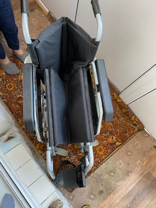 Продам. Инвалидное кресло
