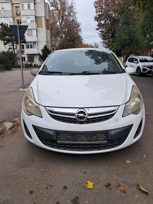 Vând Opel corsa an 2011