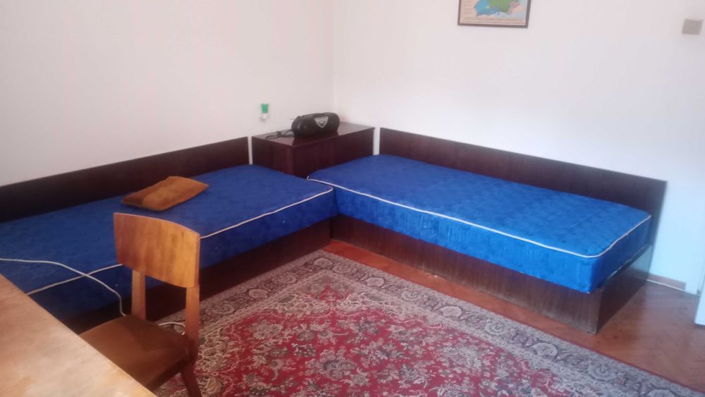 Апартамента-две спални, хол, трапезария, кухня ,трапезария,баня и толатна 116 кв/м