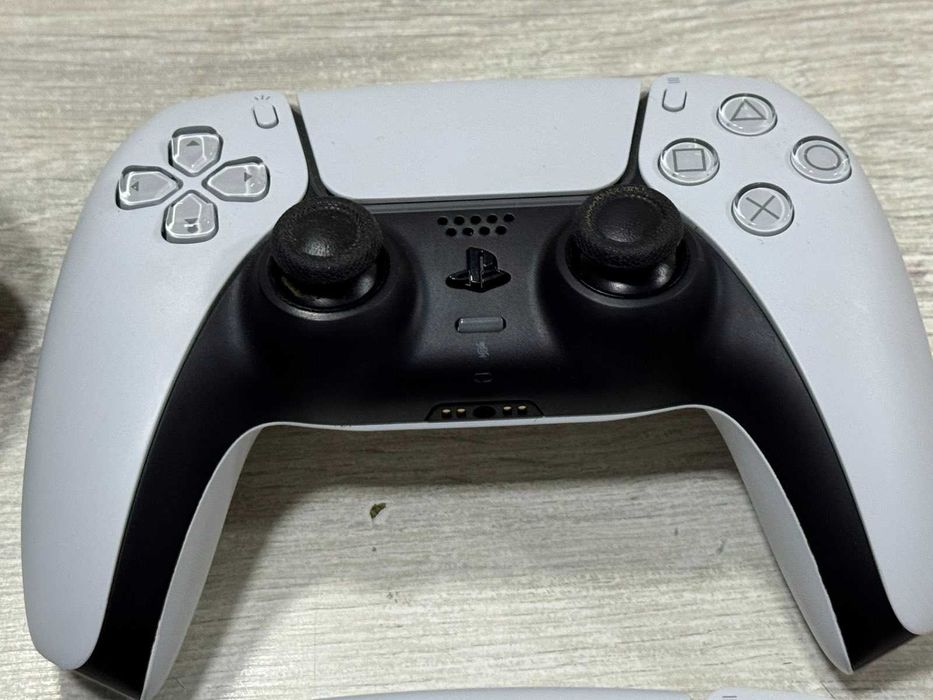4 броя Playstation 5 Dualsense джойстици