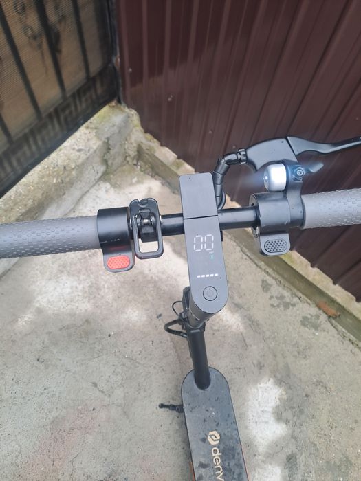 Vând trotineta electrica