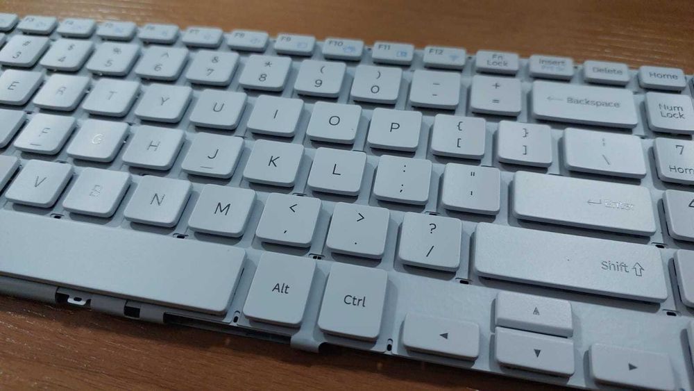 Продам клавиатуру для ноутбука Samsung