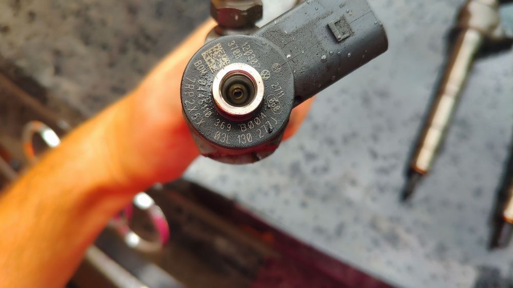 Комплект дюзи с Гнп за AUDI A6 SEAT Skoda VW 08-15 год Ауди 03l130277j