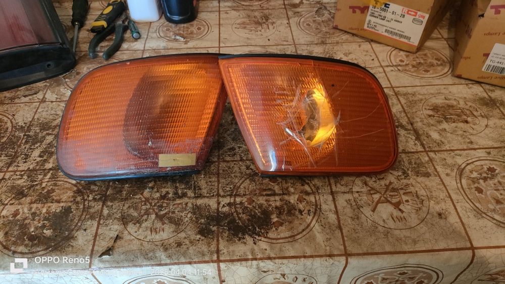 Задние стопакй на Камри и на Ауди.