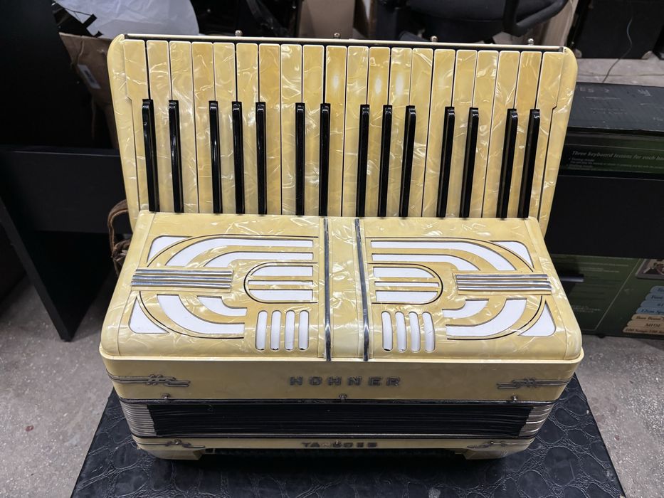 Acordeon Hohner Tango 2B 80 basi potcoava