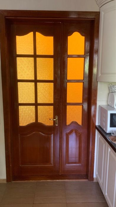 Продам межкомнатные деревянные двери